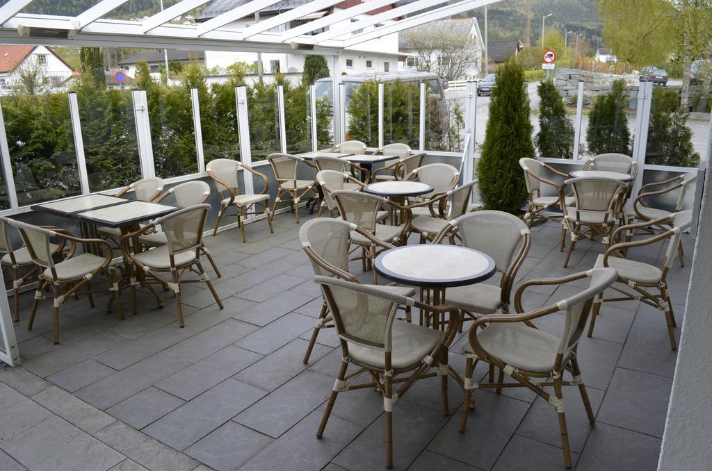 Sentrum Hotel Nordfjordeid Exterior photo